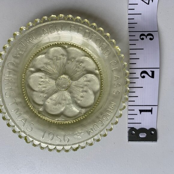 New Bedford Glass Museum Commemorative Plate Christmas 1986 – Pressed Glass - Picture 4 of 4